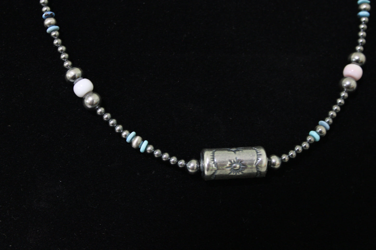 The golden hills/pink conch with barrel bead