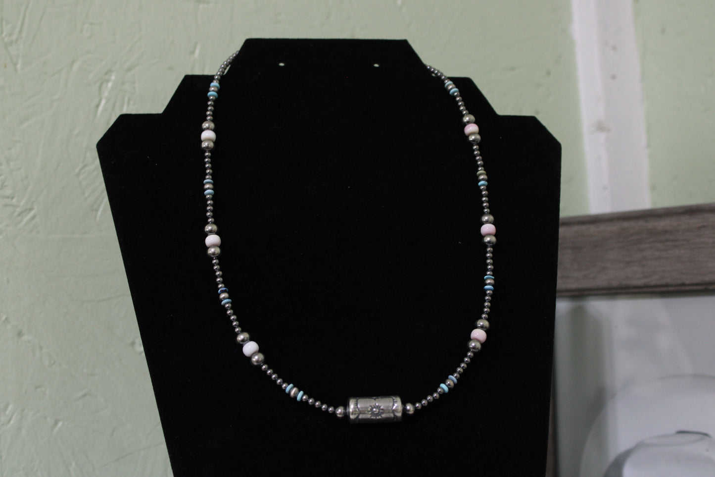 The golden hills/pink conch with barrel bead